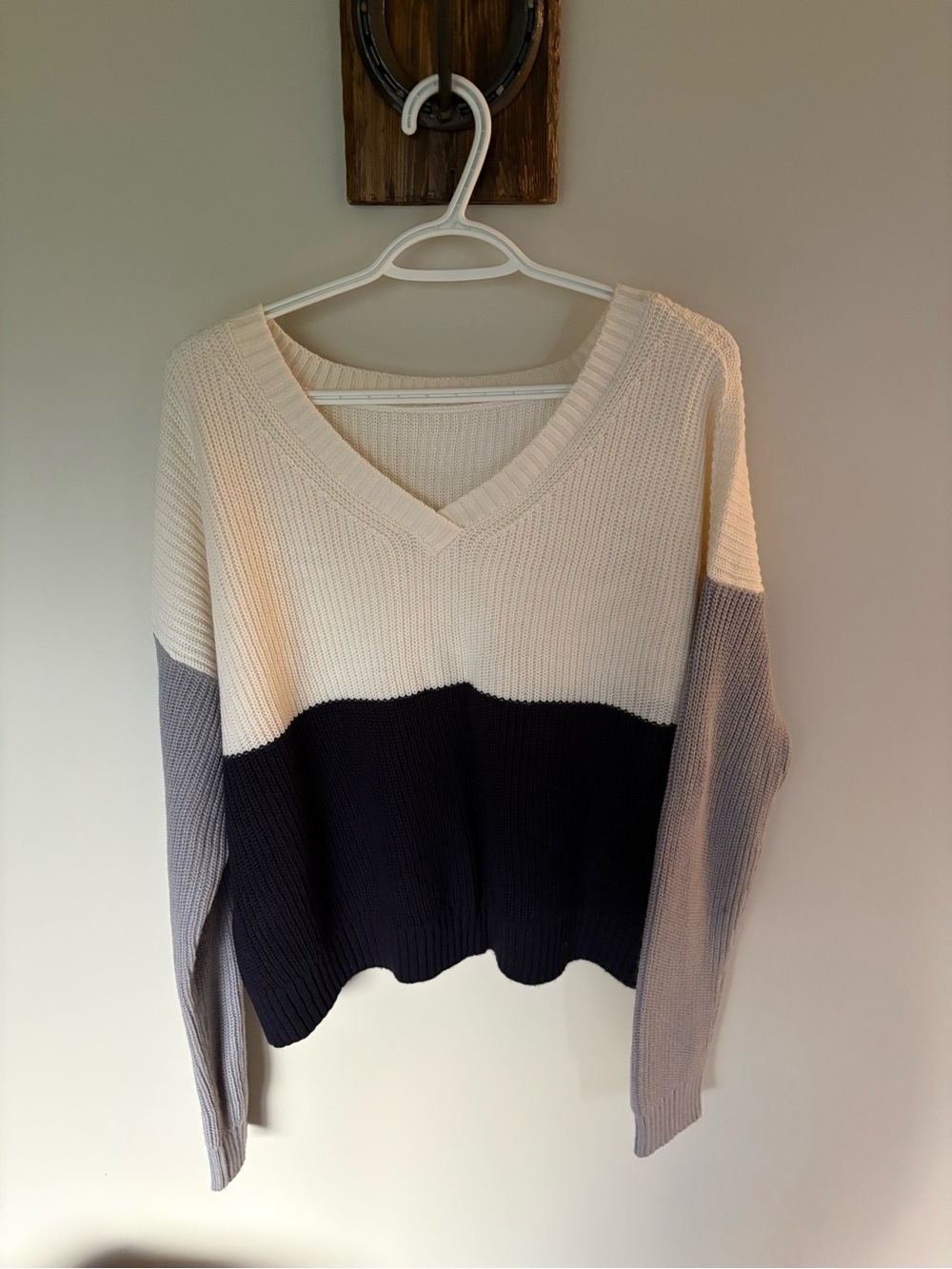 V-Neck Colorblock Knit Sweater in Cream, Navy & Gray